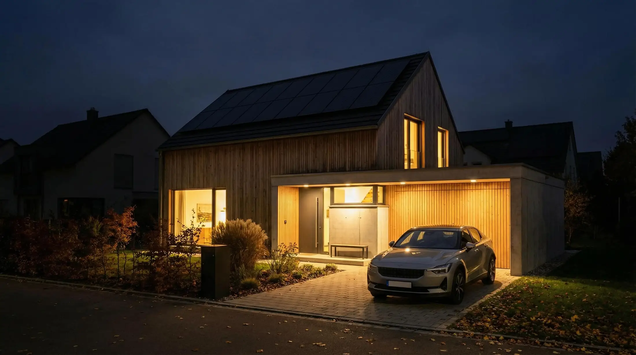 Strom während Stromausfall dank Notstrom prev-end Einfamilienhaus bei Nacht