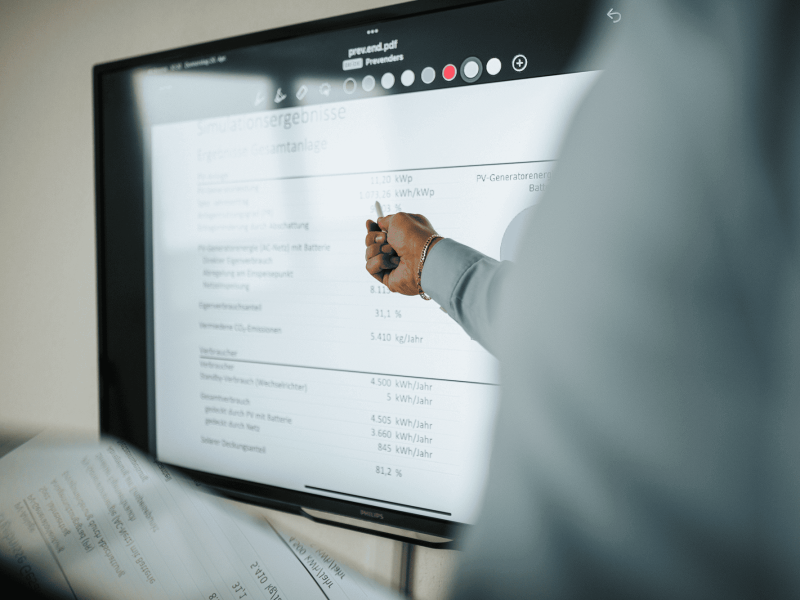 Aber keine Sorge: Die neuen Regelungen bieten dir auch Vorteile! In diesem Beitrag erfährst du, was das Gesetz für dich bedeutet und wie du deine Solaranlage optimal nutzen kannst.