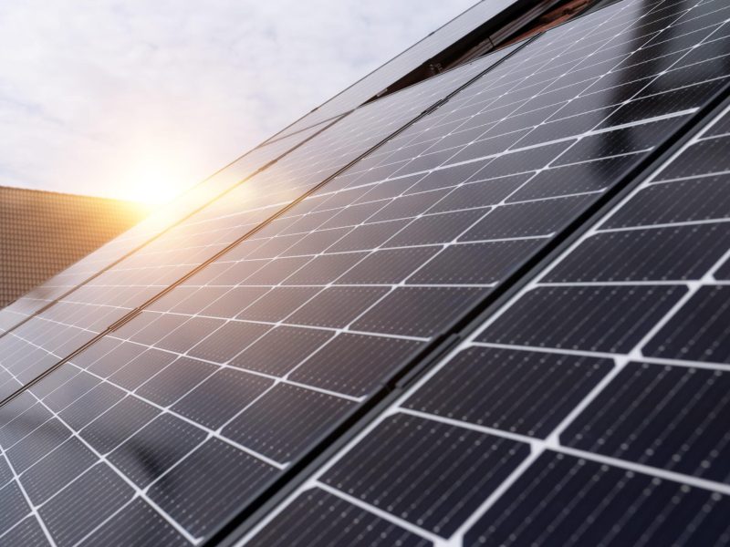 Einfamilienhaus mit Photovoltaikanlage auf dem Dach